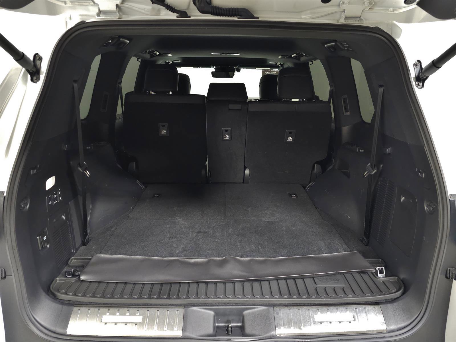 Used 2024 Lexus LX 600 4WD w/ Appearance Package image 8