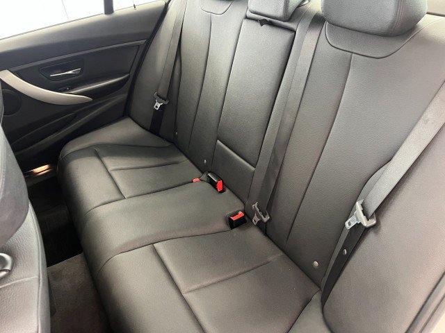 Used 2013 BMW 320i xDrive Sedan AWD/4WD image 24