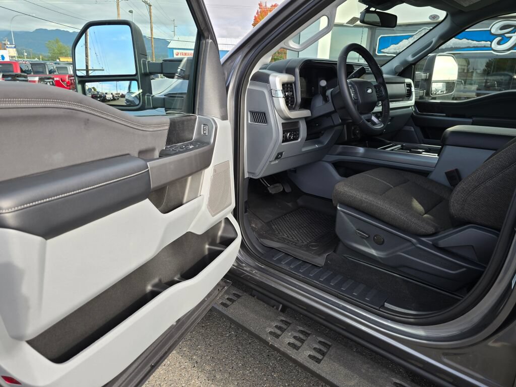 New 2027 Ford F250 XLT w/ XLT Premium Package AWD/4WD image 11