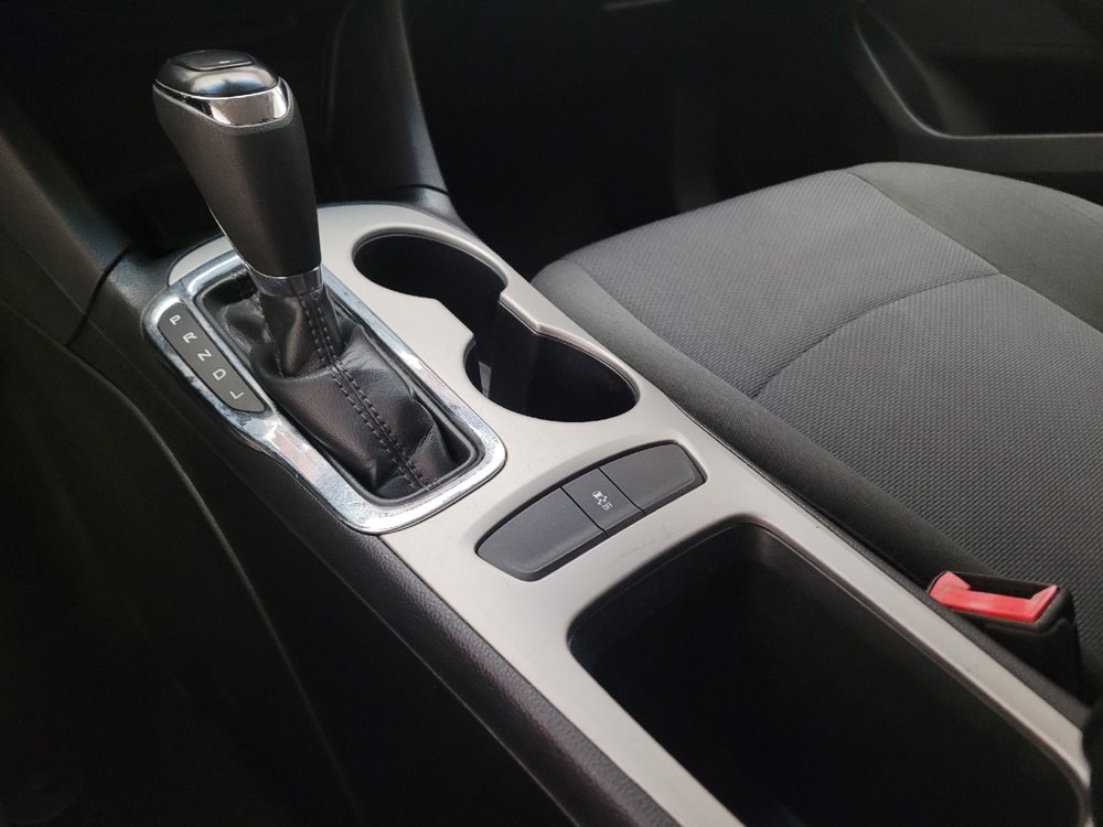 Used 2017 Chevrolet Cruze LS FWD image 26