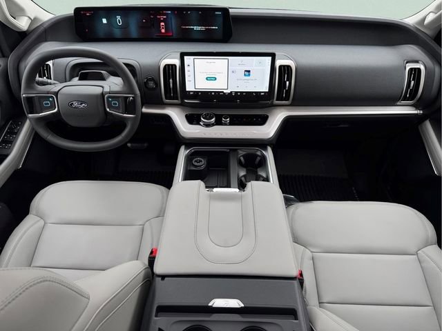 New 2026 Ford Expedition Active image 8