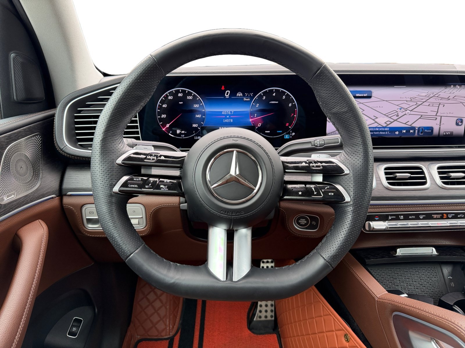 Used 2025 Mercedes-Benz GLS 580 4MATIC image 11