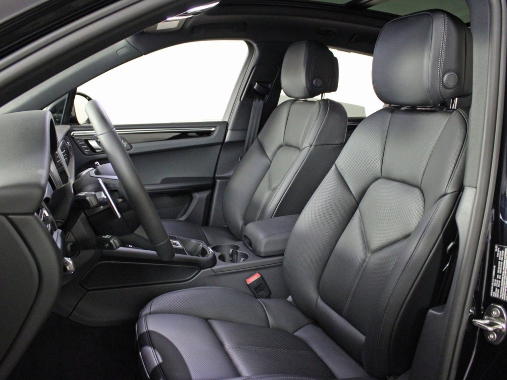 New 2026 Porsche Macan image 5