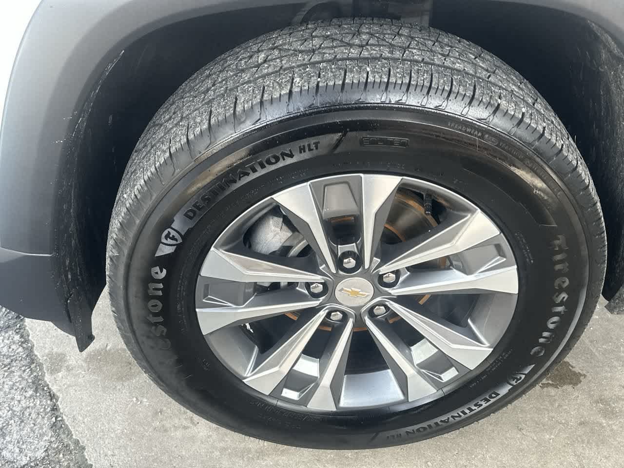 Used 2025 Chevrolet Equinox LT w/ Convenience Package II FWD image 11
