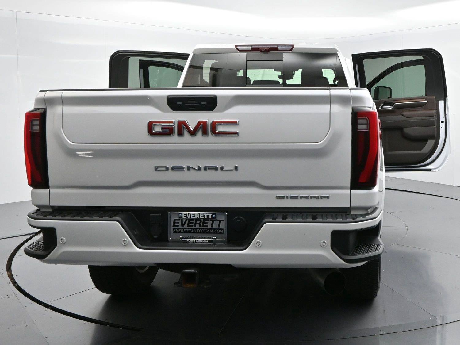 Used 2025 GMC Sierra 2500 Denali w/ Denali Reserve Package AWD/4WD image 39
