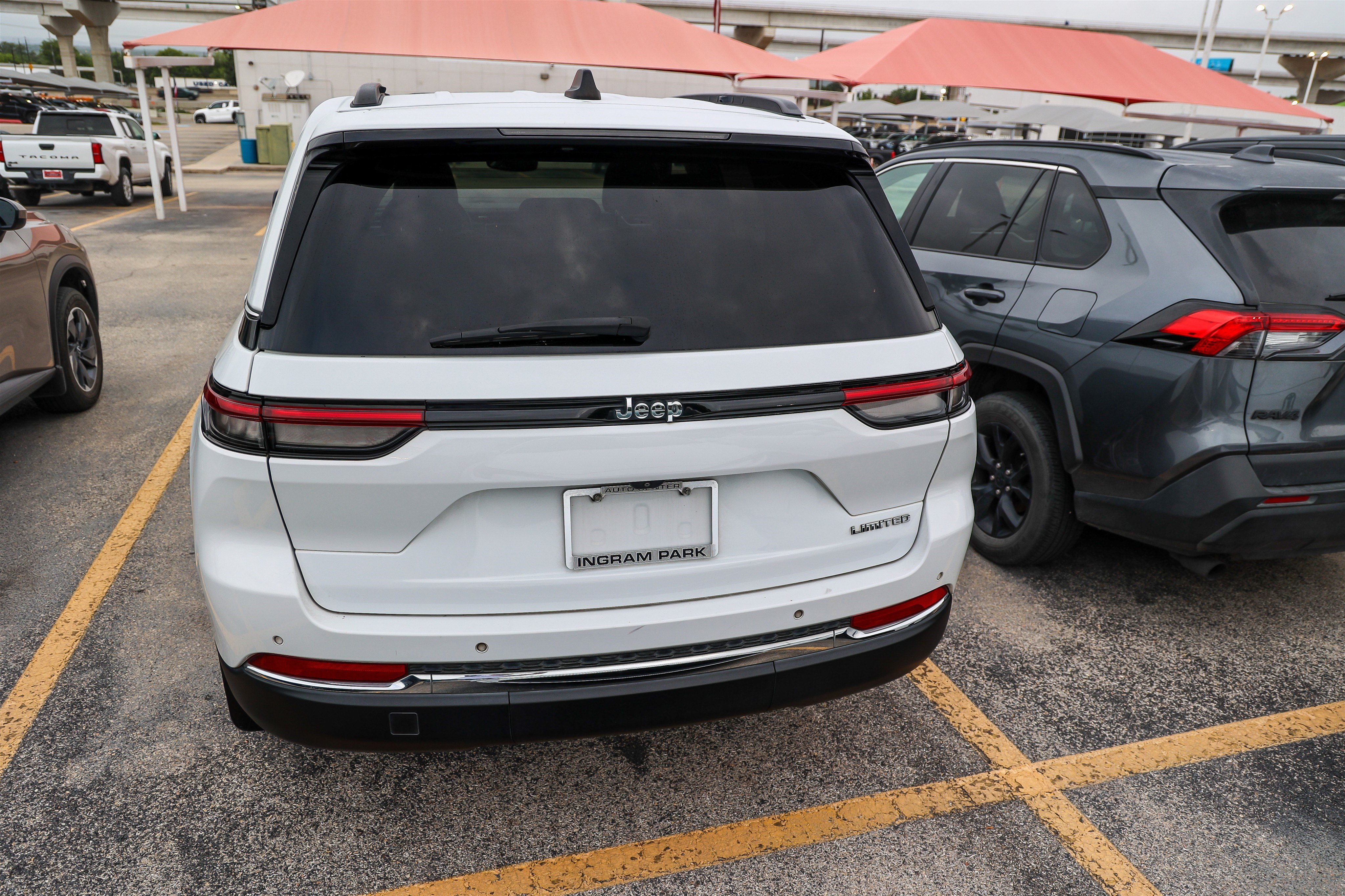 Used 2022 Jeep Grand Cherokee Limited w/ MOPAR Finishing Package RWD image 10