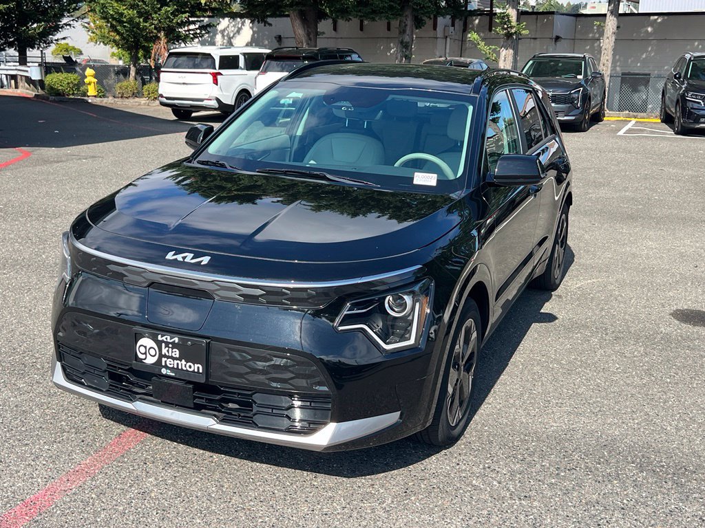 Used 2023 Kia Niro Wind w/ Wind Preserve Package FWD image 3