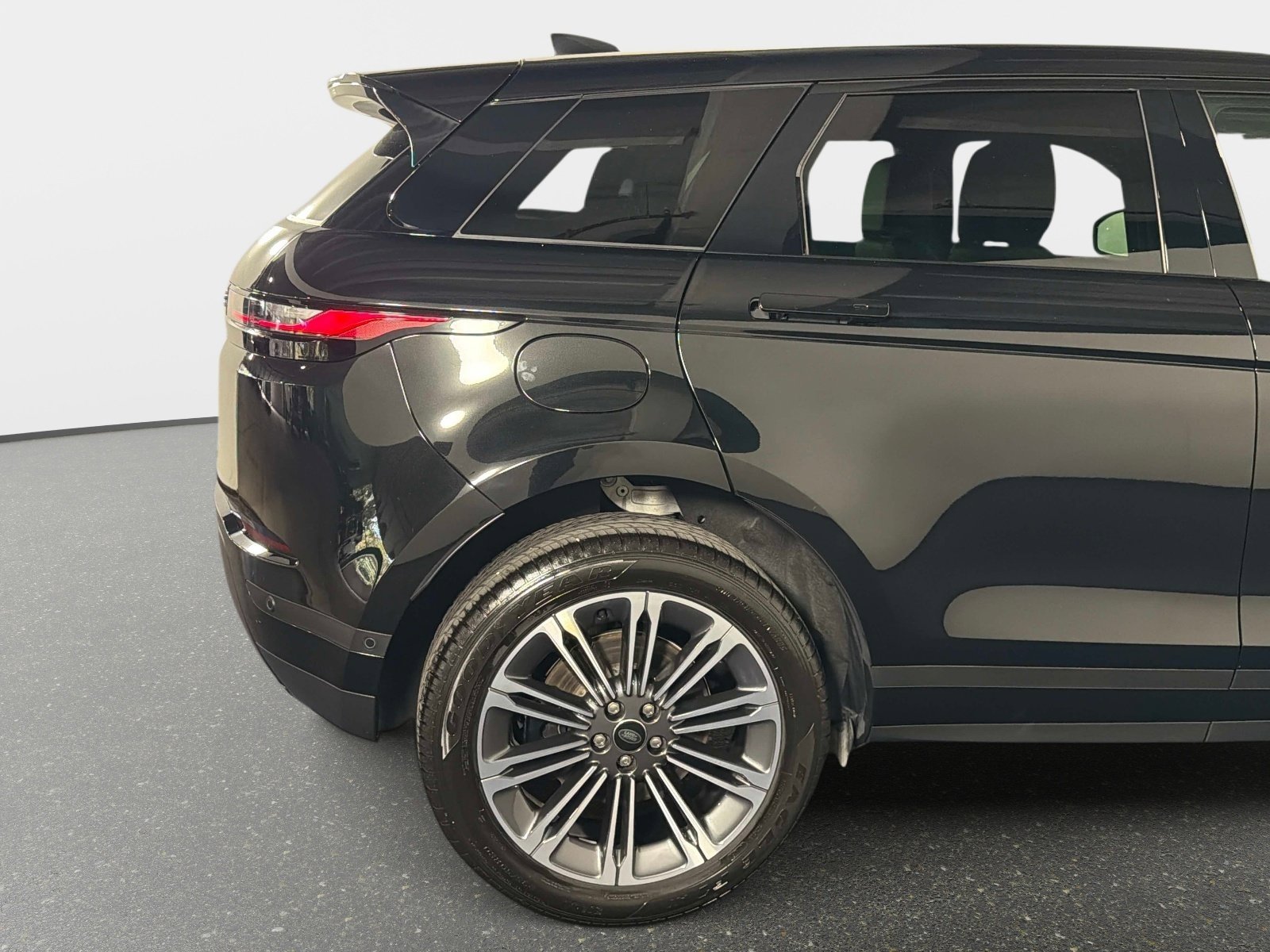 Used 2026 Land Rover Range Rover Evoque S image 18
