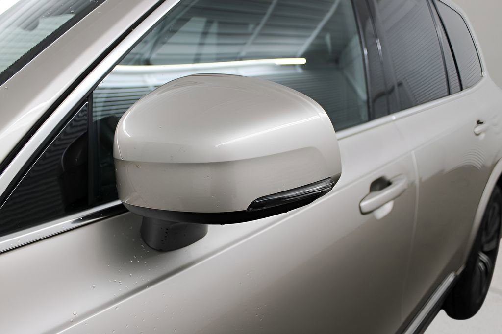 Used 2023 Volvo XC90 B5 Plus w/ Protection Package Premier image 9