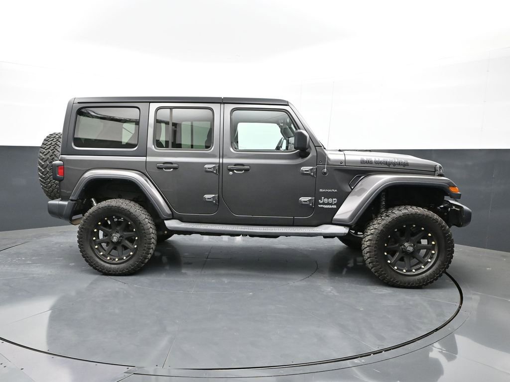 Used 2018 Jeep Wrangler Unlimited Sahara AWD/4WD image 4