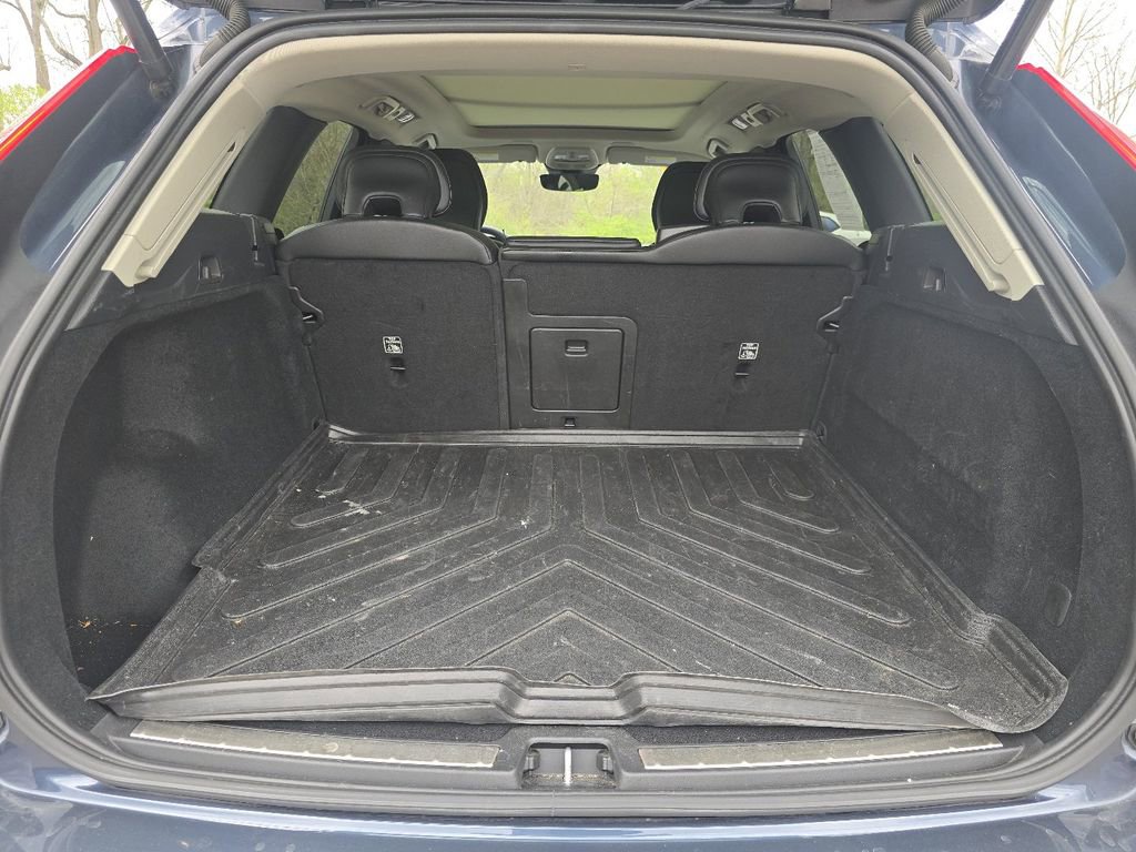 Used 2023 Volvo XC60 B5 Core w/ Climate Package image 18