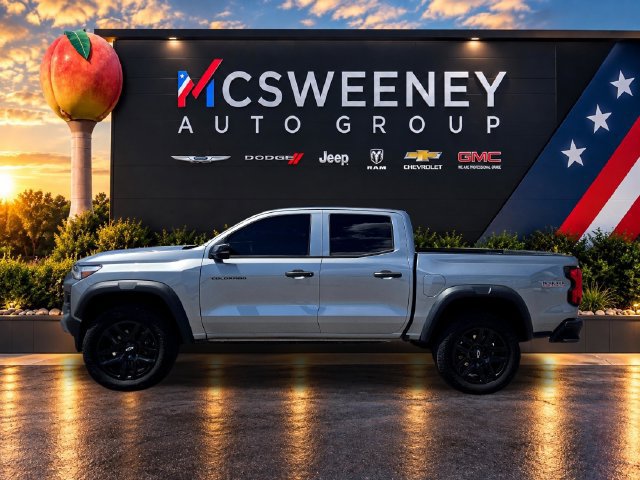 Used 2024 Chevrolet Colorado Trail Boss w/ Advanced Trailering Package AWD/4WD image 2