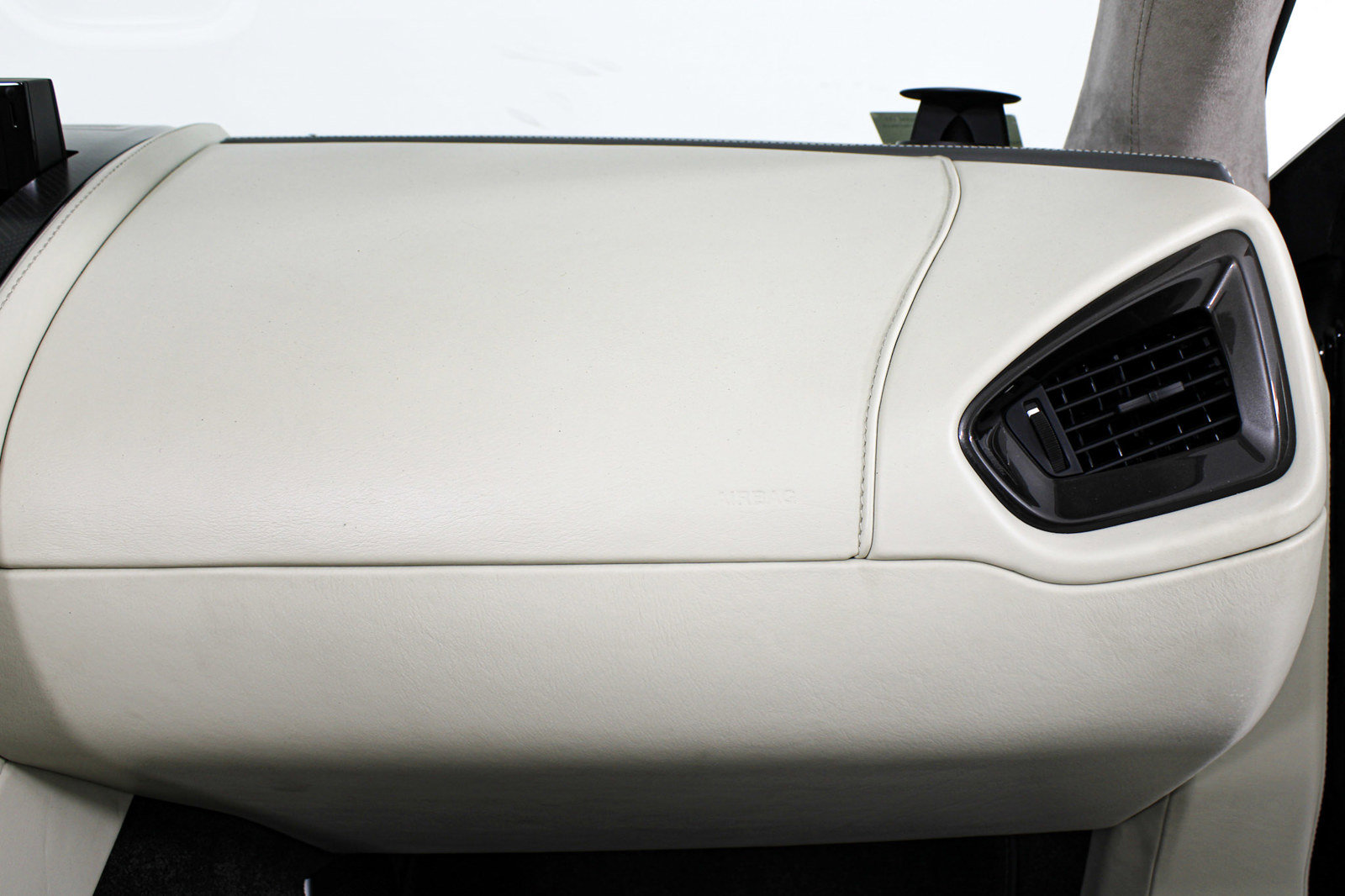 Used 2014 Aston Martin Vanquish Volante RWD image 39