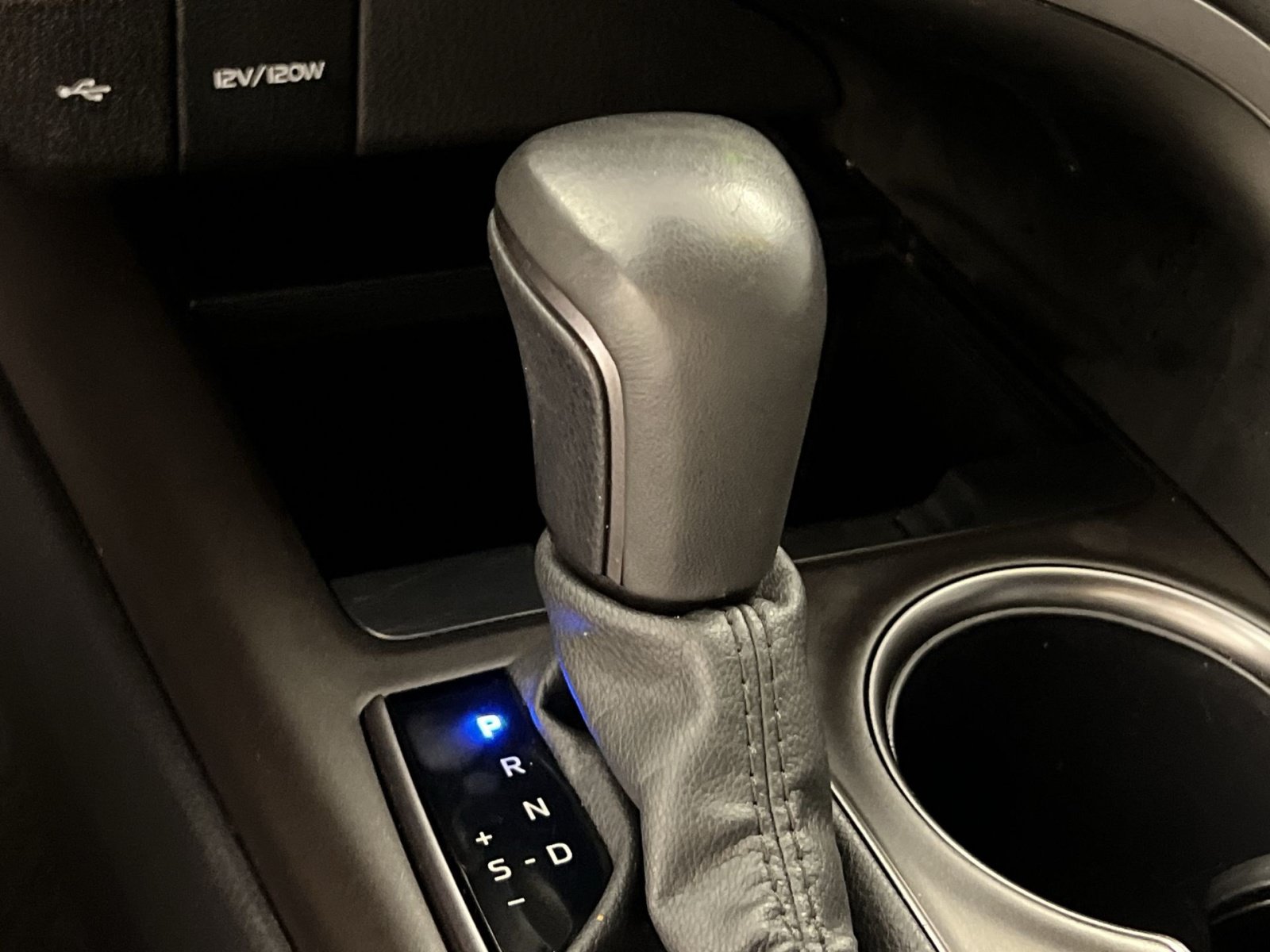 Used 2024 Toyota Camry SE w/ Convenience Package FWD image 23