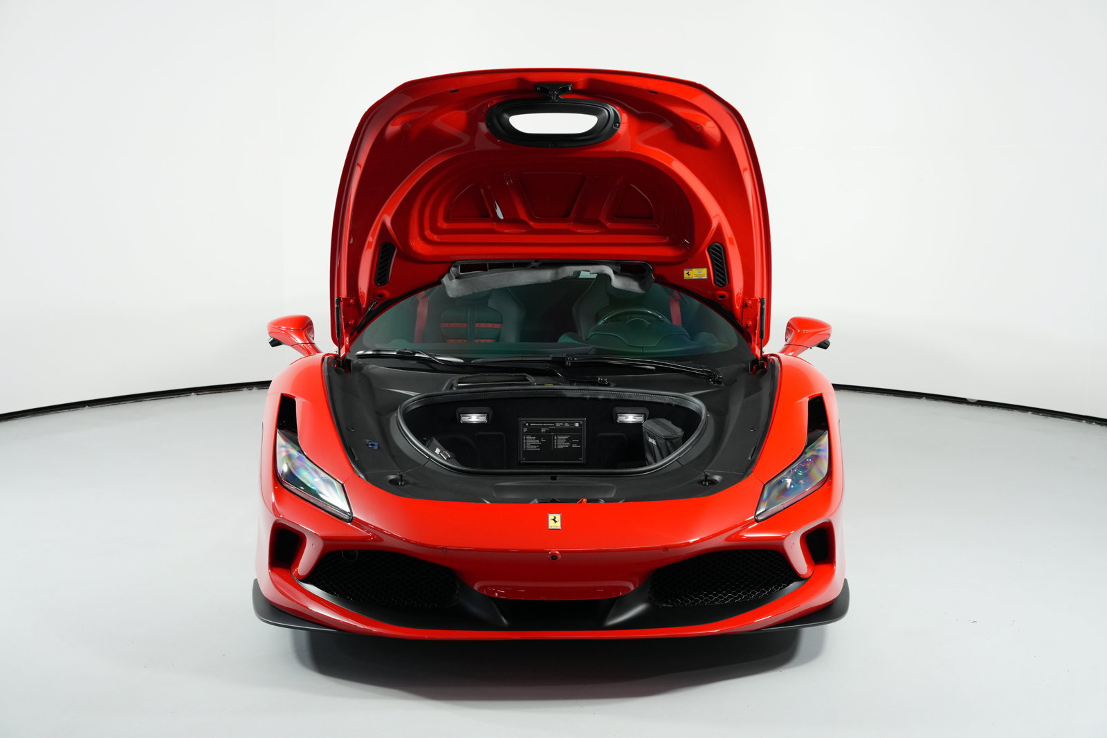 Used 2022 Ferrari F8 Spider RWD image 4