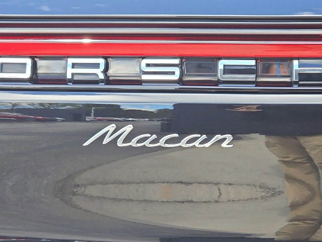 Certified 2026 Porsche Macan AWD/4WD image 28