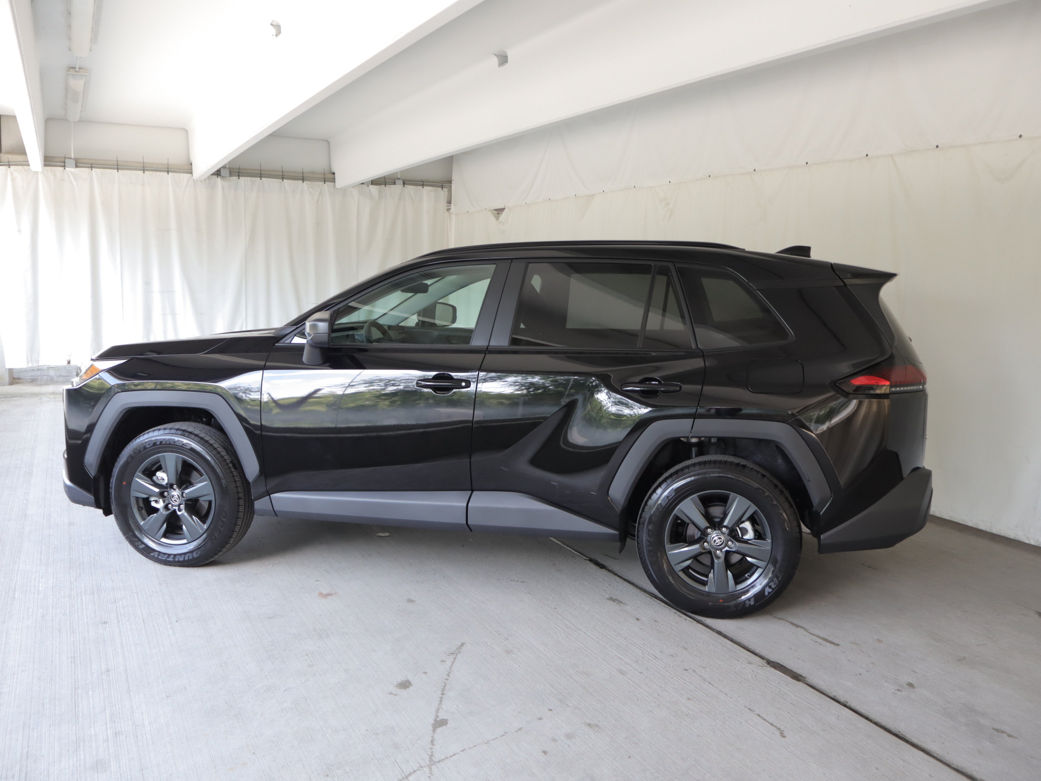 Used 2026 Toyota RAV4 LE AWD/4WD image 22