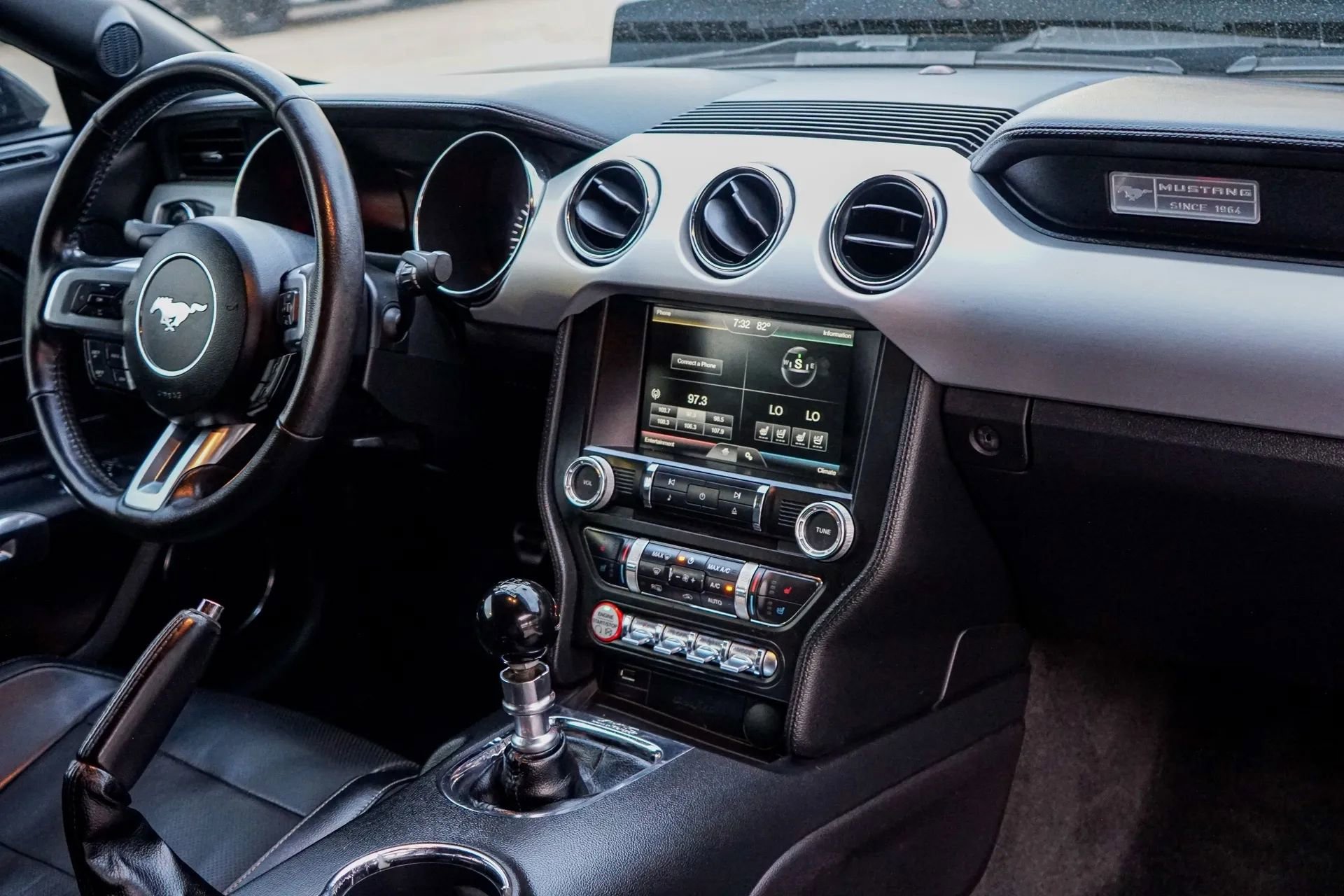 Used 2015 Ford Mustang Premium RWD image 30