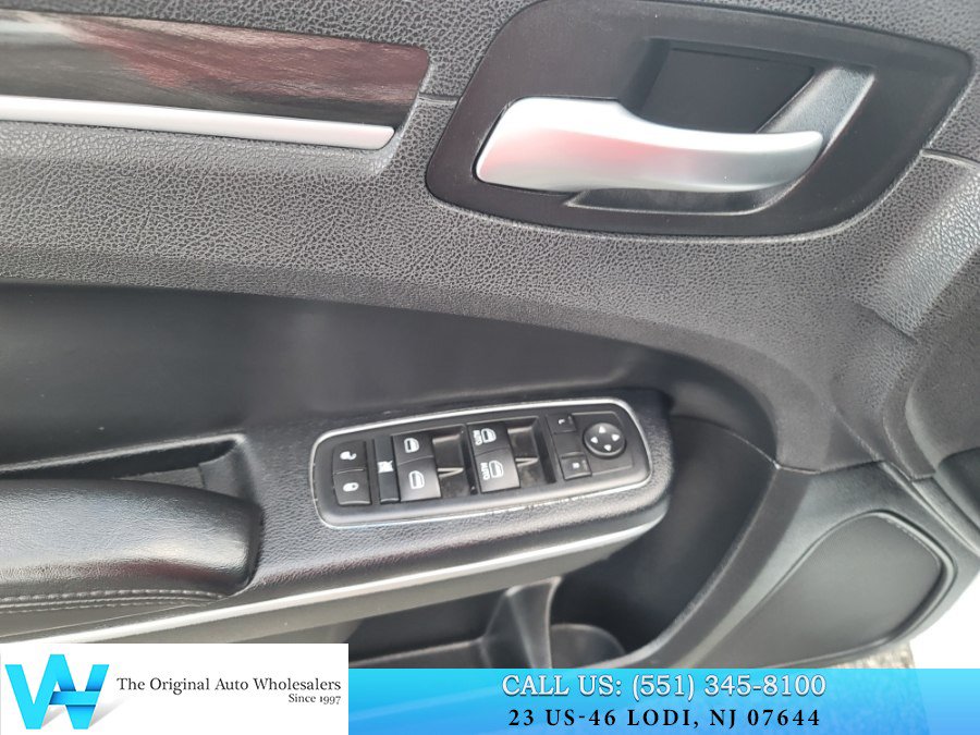 Used 2016 Chrysler 300 Limited AWD/4WD image 14
