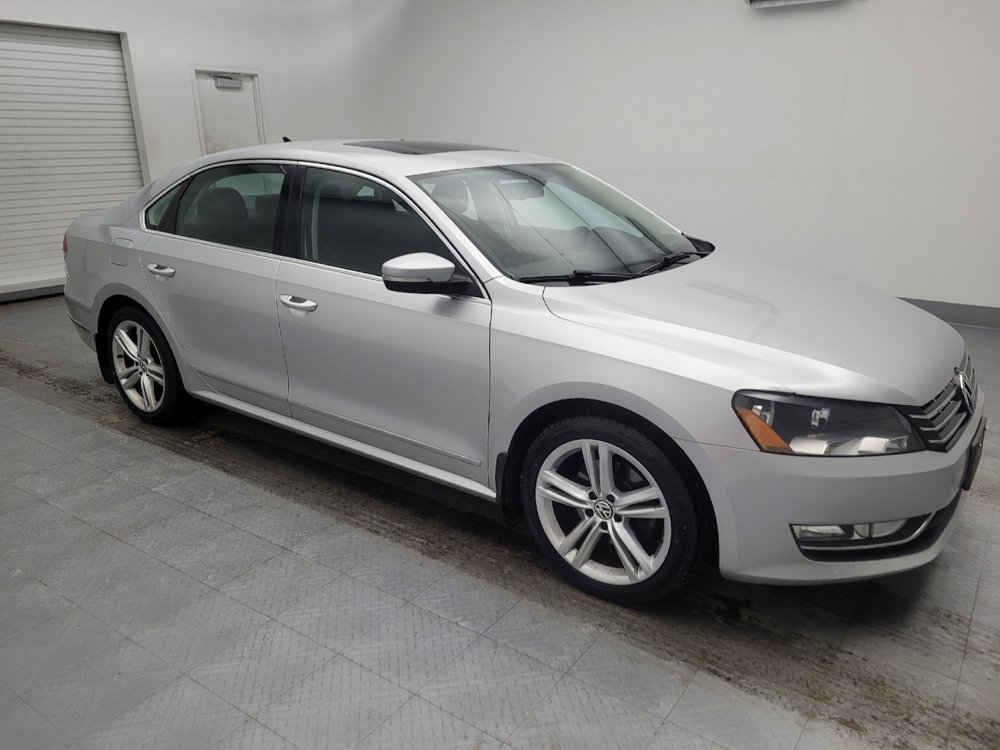 Used 2015 Volkswagen Passat 1.8T SEL Premium image 11