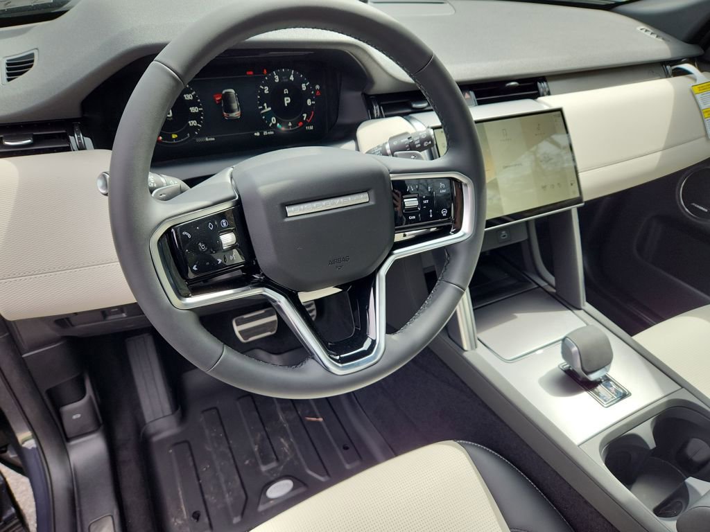 New 2026 Land Rover Discovery Sport Landmark image 15