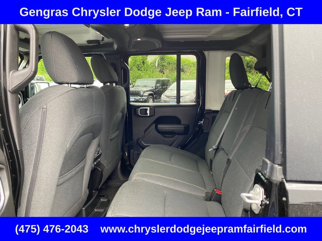 Used 2024 Jeep Wrangler Unlimited AWD/4WD image 23