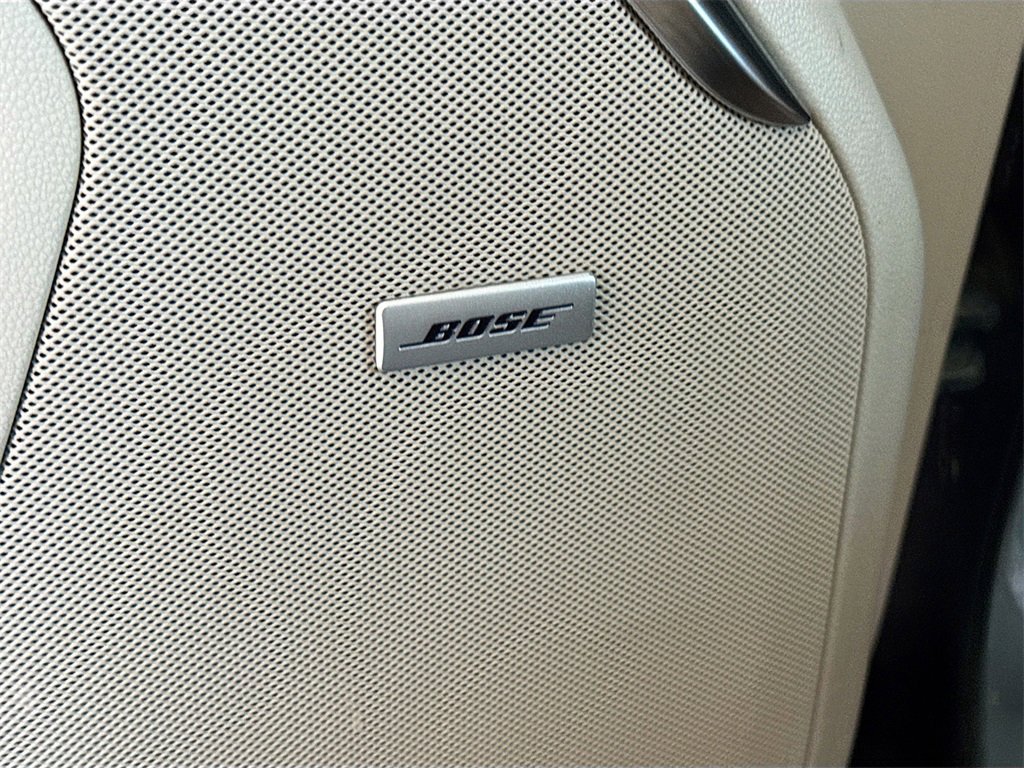 Used 2024 GMC Yukon XL Denali w/ Advanced Technology Package image 18