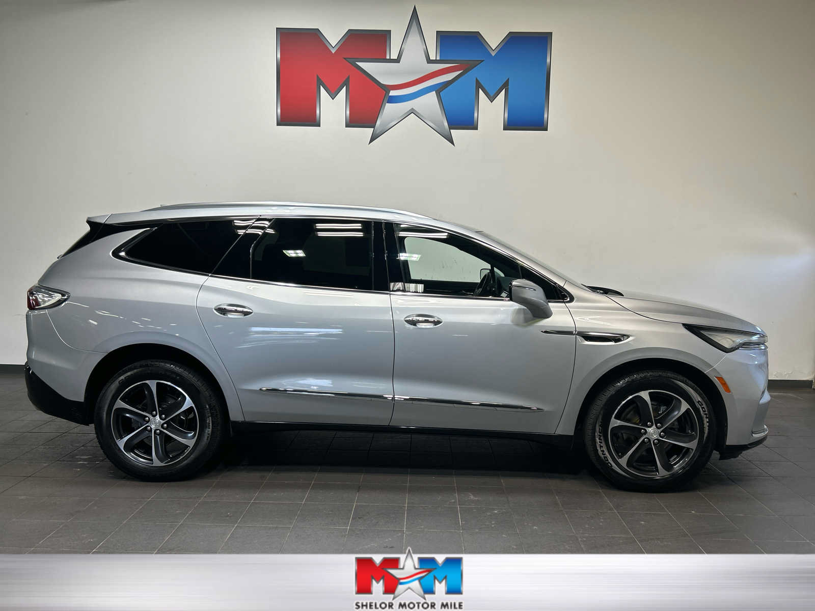 Used 2022 Buick Enclave Essence w/ Experience Buick Package AWD/4WD image 1