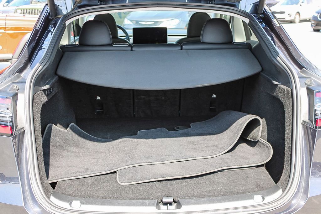 Used 2024 Tesla Model Y Long Range image 25
