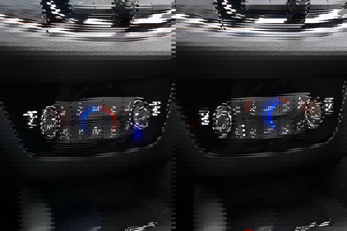 Used 2022 Buick Enclave Premium w/ Experience Buick Package image 28