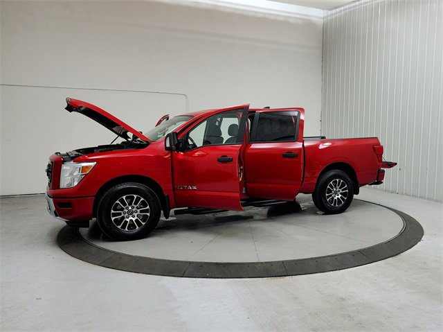Used 2024 Nissan Titan SV w/ SV Convenience Package image 11