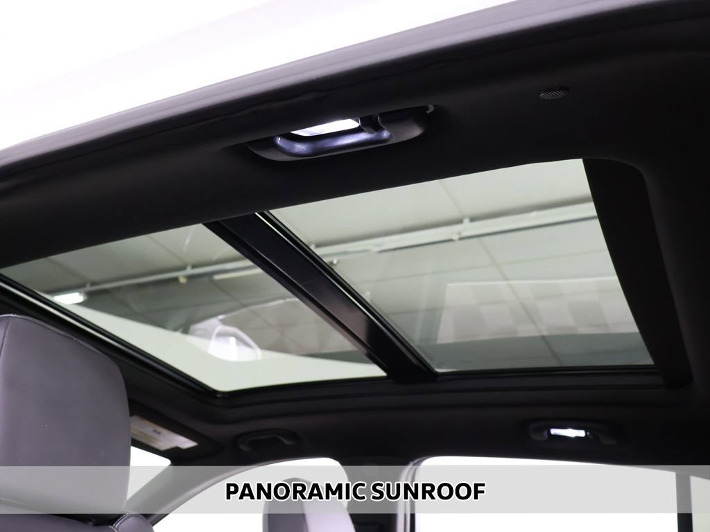 Used 2020 Cadillac XT4 Premium Luxury w/ Cold Weather Package AWD/4WD image 3