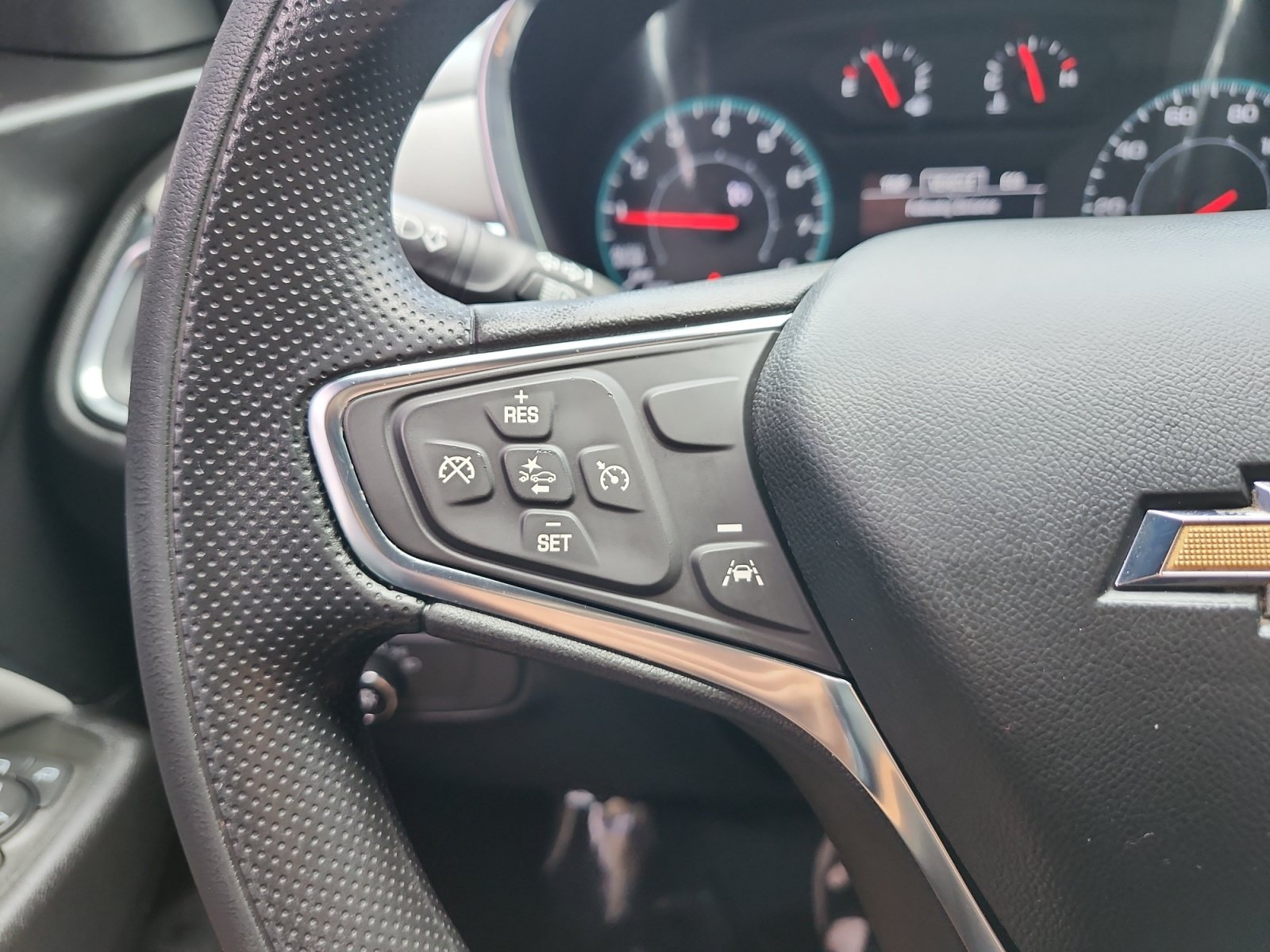 Used 2024 Chevrolet Equinox LS w/ Driver Confidence II Package FWD image 21