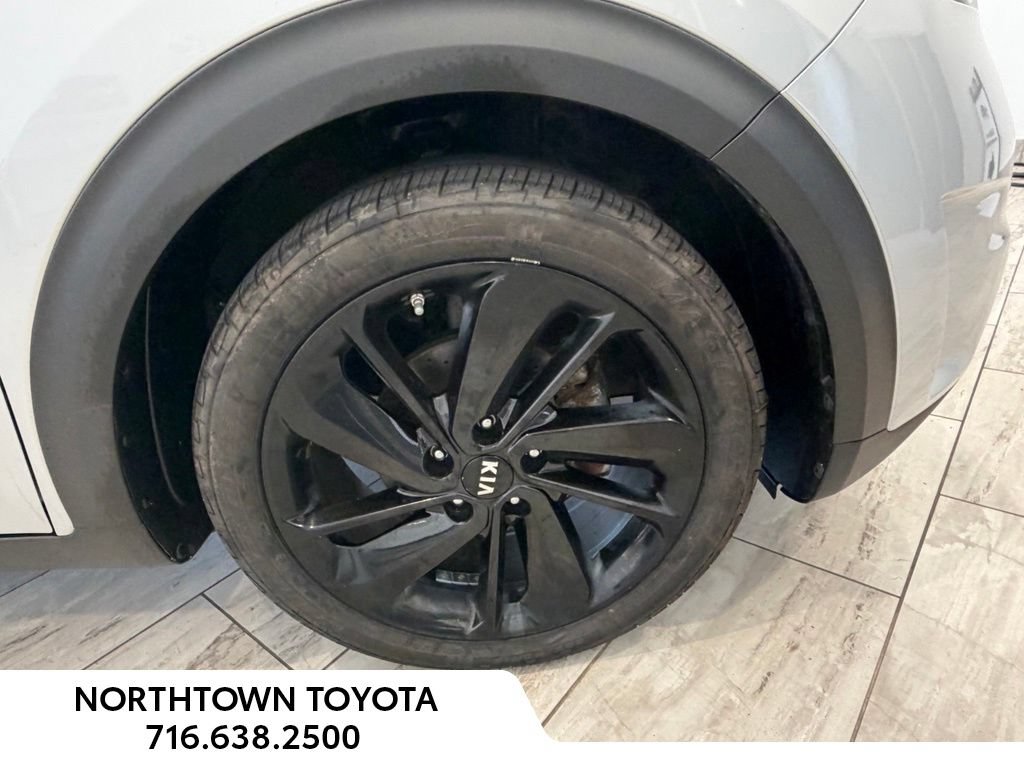 Used 2019 Kia Niro S Touring FWD image 27