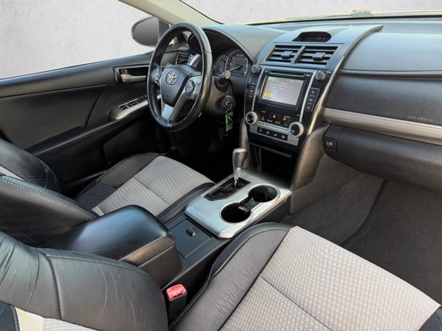 Used 2013 Toyota Camry SE FWD image 22
