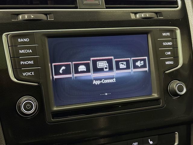 Used 2017 Volkswagen GTI SE image 16