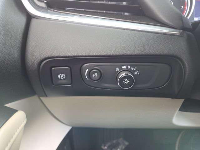 Used 2020 Buick Enclave Essence FWD image 55