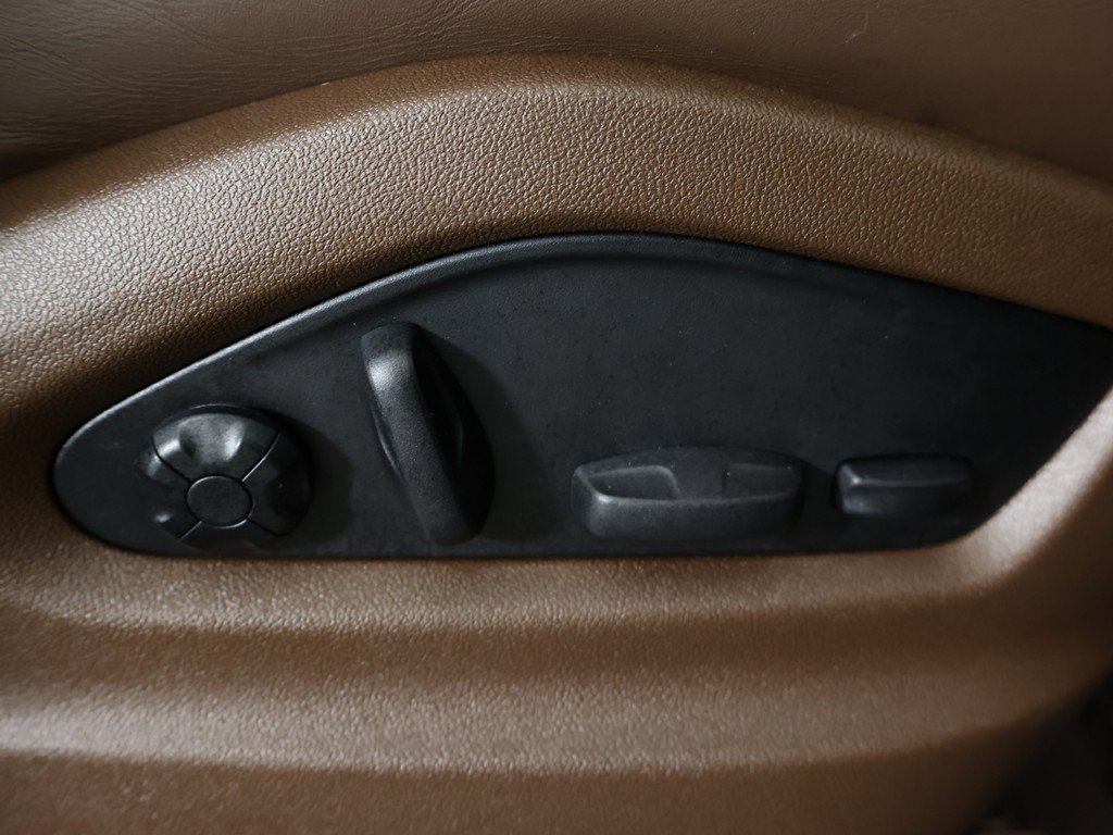 Used 2023 Porsche Cayenne Platinum Edition image 38