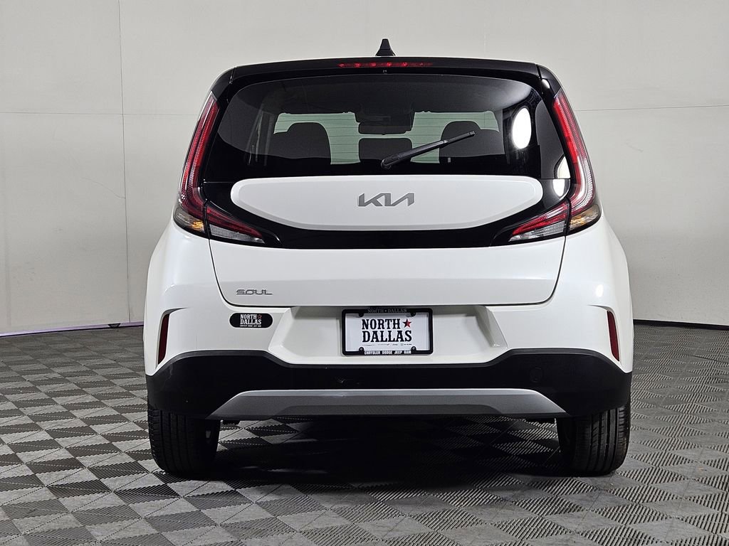 Used 2025 Kia Soul LX w/ LX Technology Package image 4
