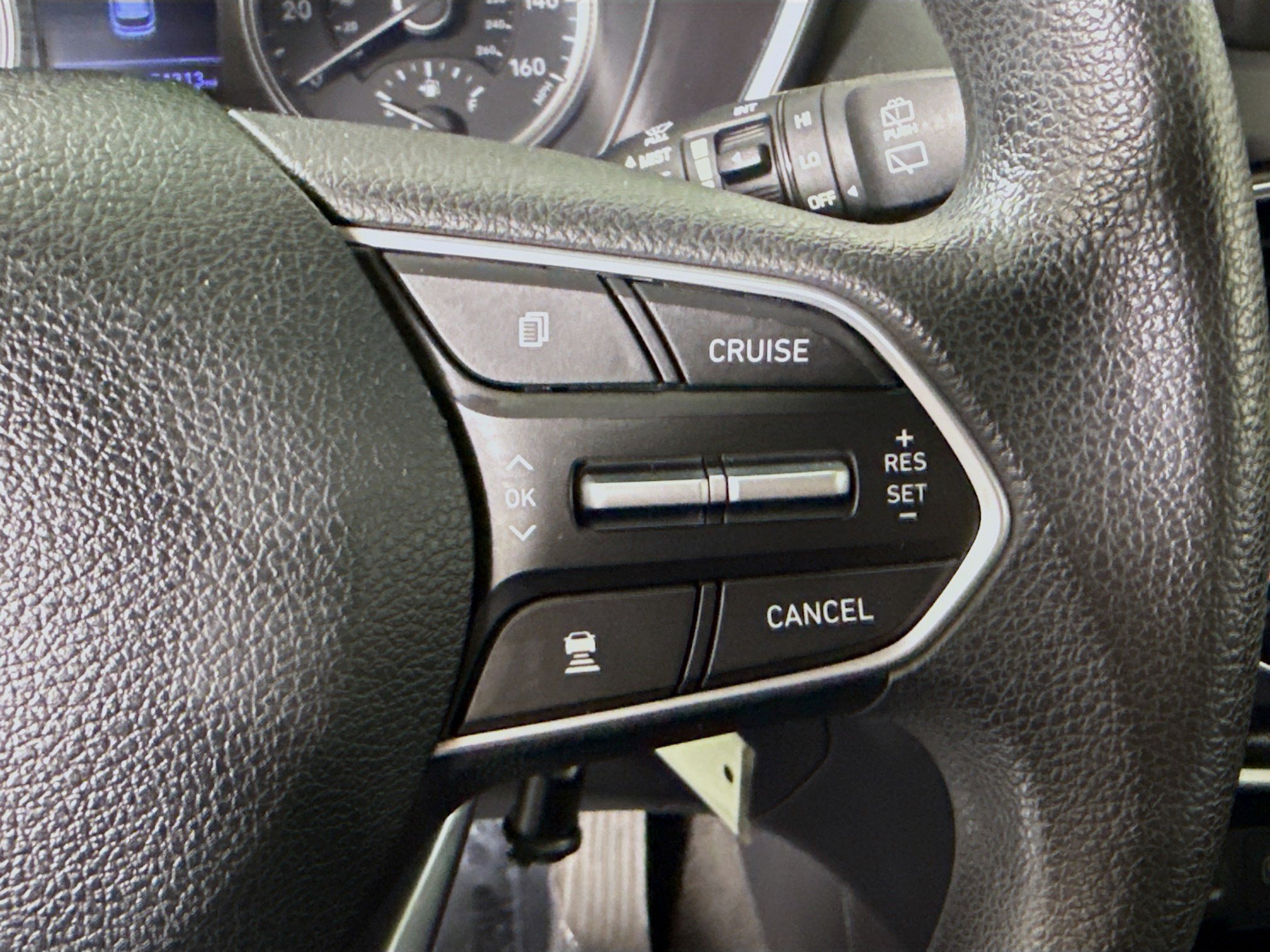 Used 2020 Hyundai Santa Fe SE FWD image 15