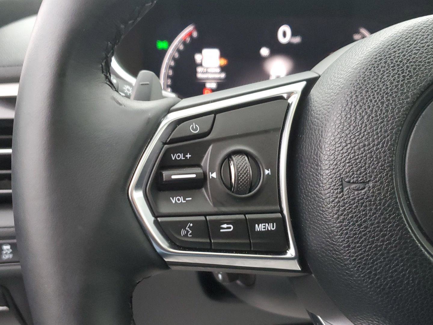 Used 2025 Acura MDX SH-AWD image 14