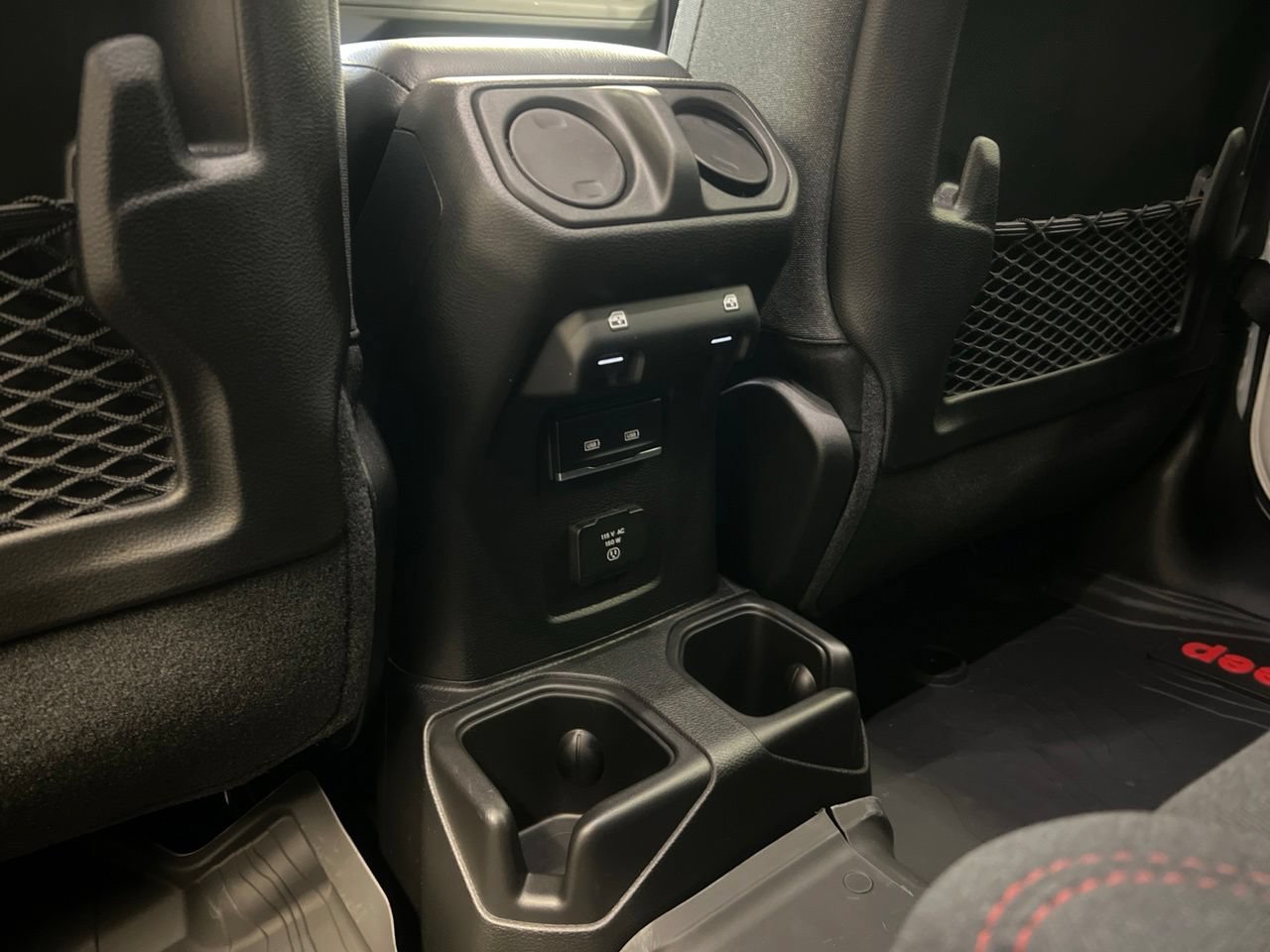 Used 2024 Jeep Wrangler Unlimited Rubicon w/ Technology Group AWD/4WD image 20