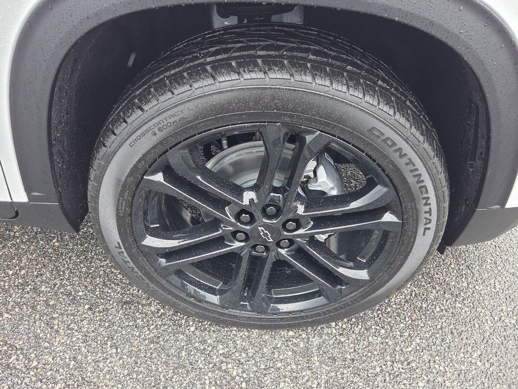 New 2026 Chevrolet Traverse LT w/ Driver Confidence Package FWD image 15