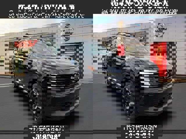 New 2026 Nissan Kicks SR w/ Cold Weather Package