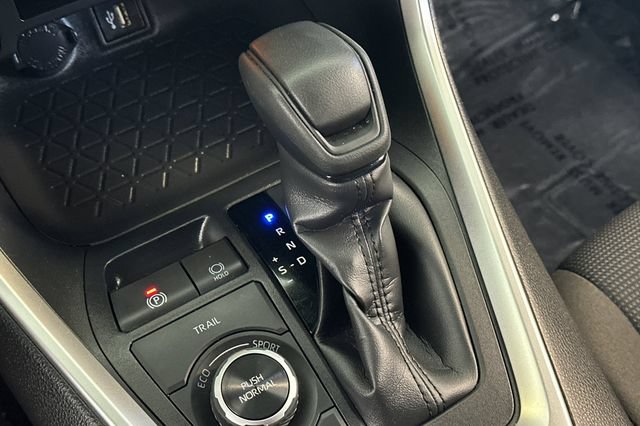 Certified 2025 Toyota RAV4 LE AWD/4WD image 26