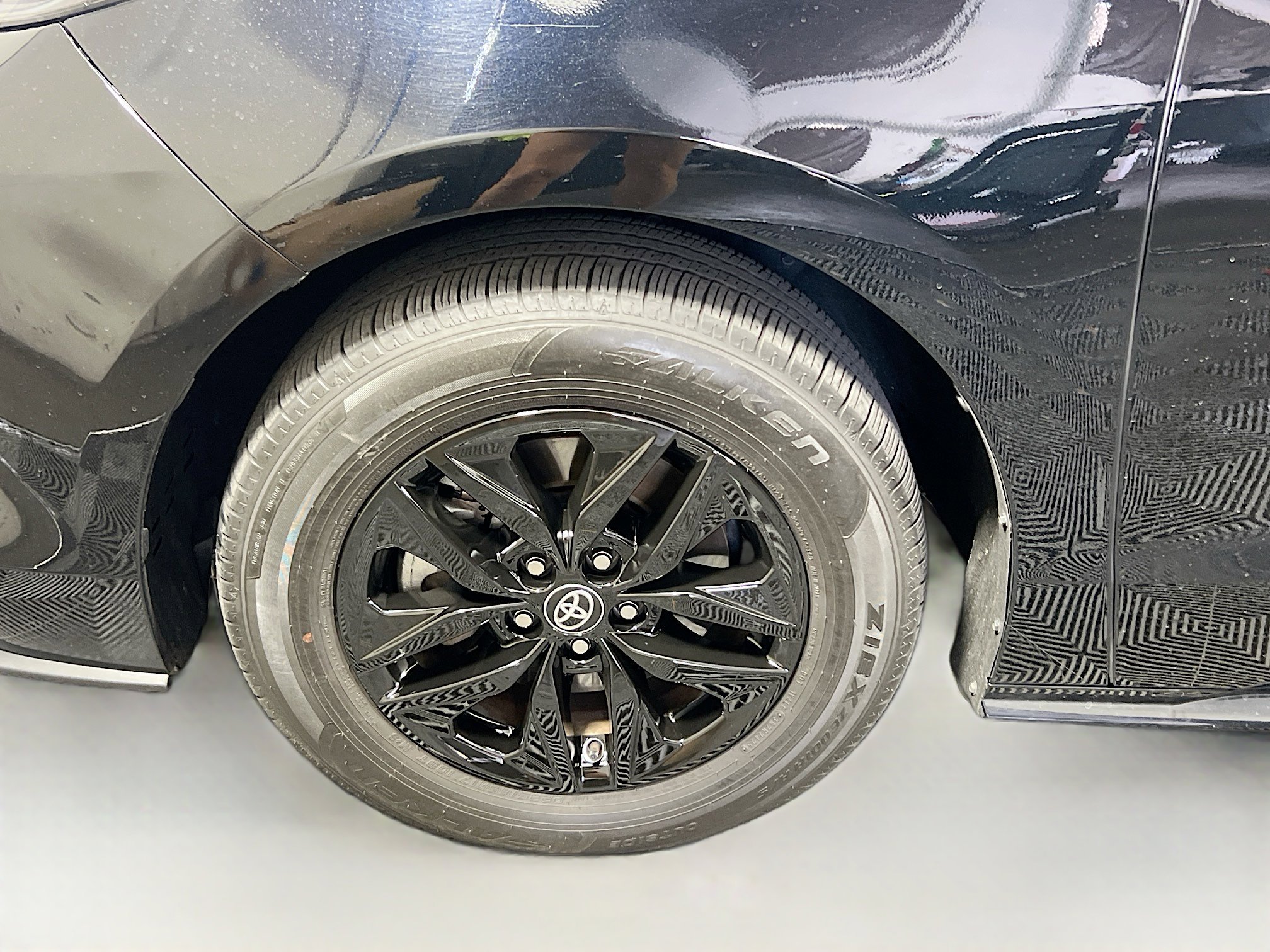 Used 2026 Toyota Sienna XLE FWD image 13