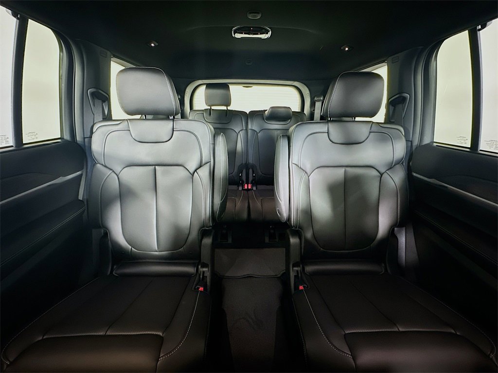 New 2025 Jeep Grand Cherokee L Limited image 10