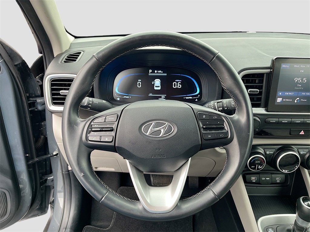 Used 2024 Hyundai Venue SEL image 11
