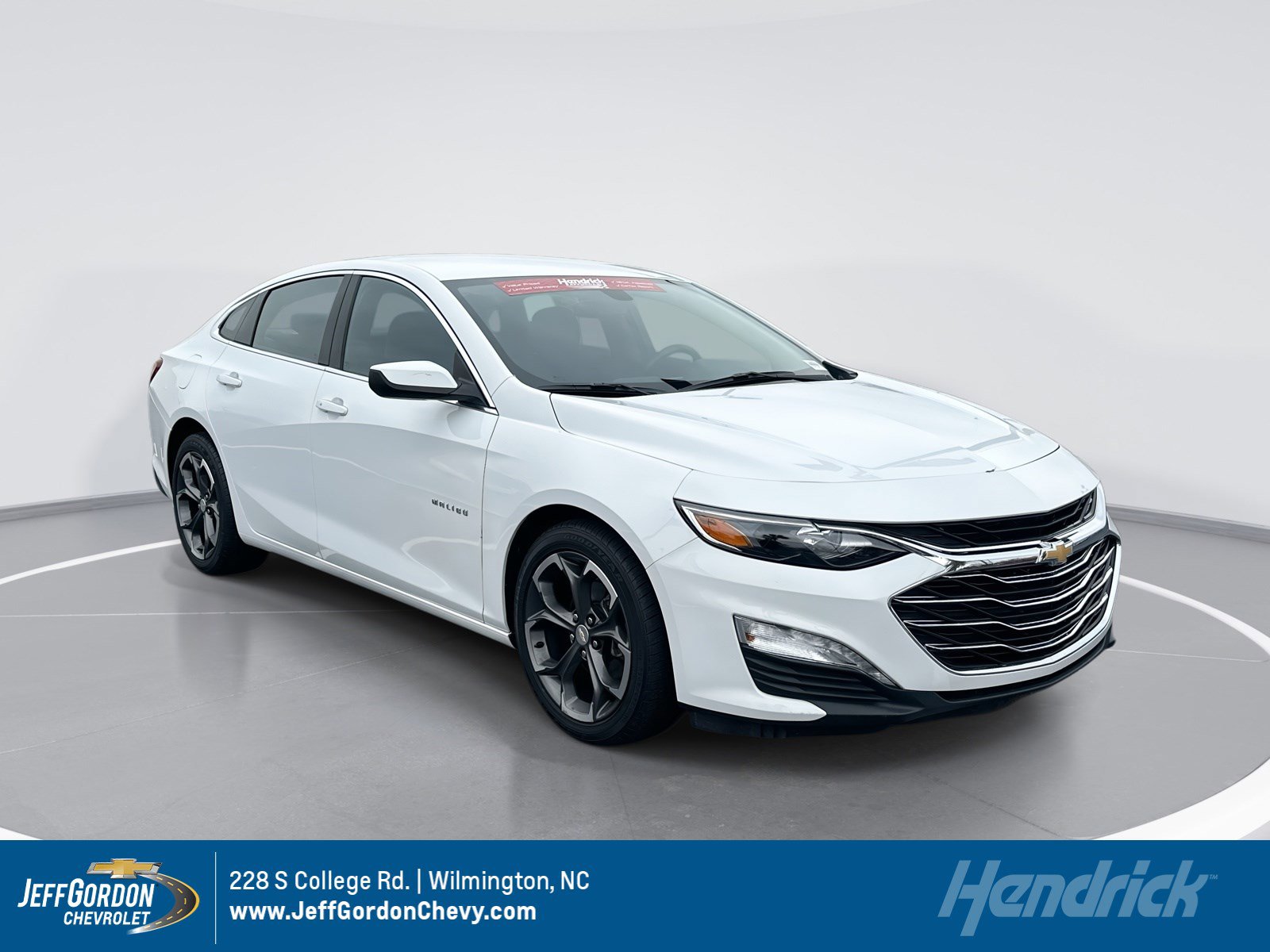 Used 2022 Chevrolet Malibu LT image 1