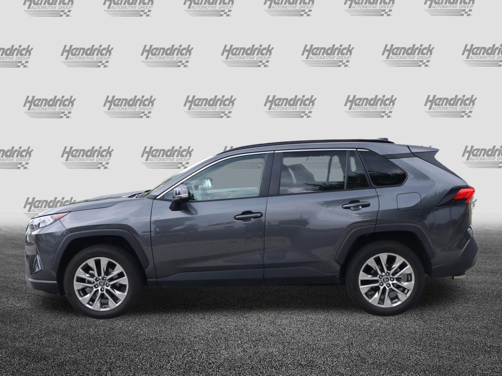 Used 2019 Toyota RAV4 XLE Premium FWD image 6